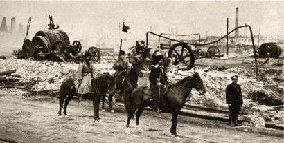 1905_Baku_oil_fields_kzk_pa